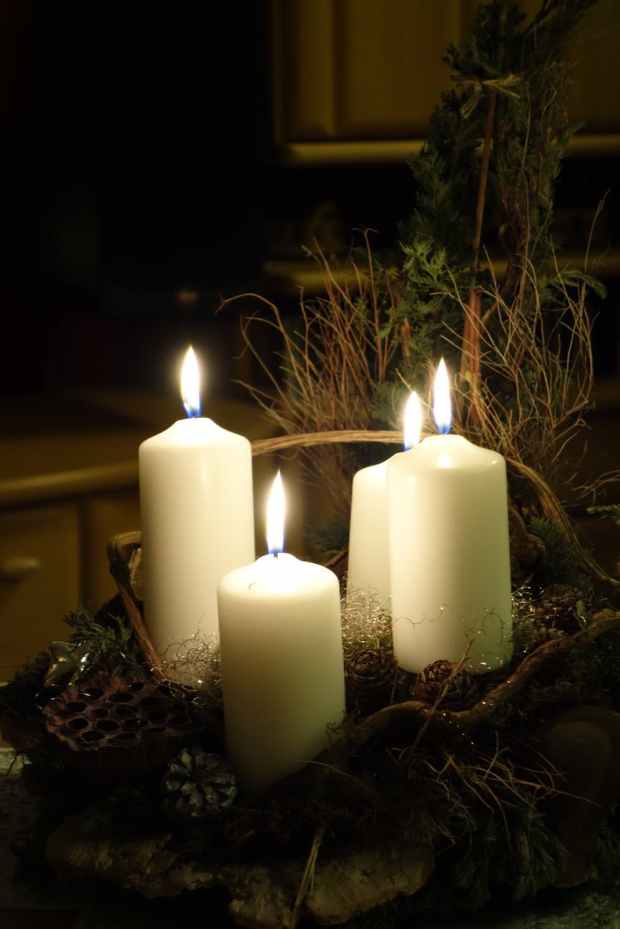 advent advent wreath burn burnt